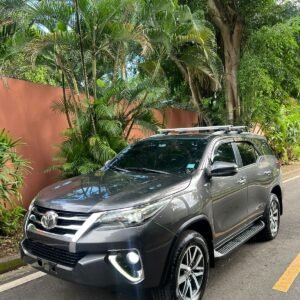 TOYOTA FORTUNER 2019