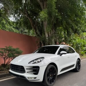 PORSCHE MACAN TURBO 2015