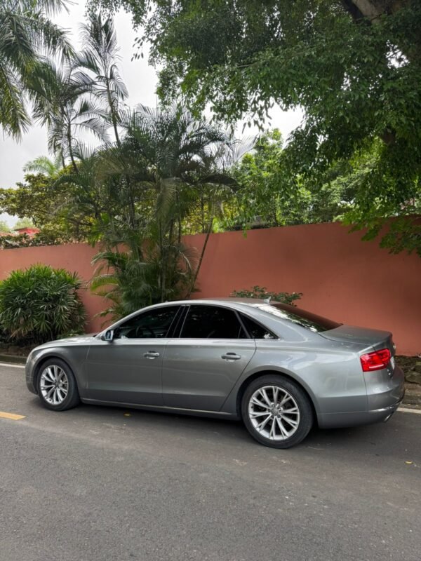 AUDI A 8 2014 $ A CONVENIR - Imagen 5