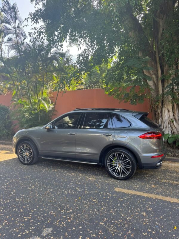 PORSCHE CAYENNE S HYBRID 2015 - Imagen 4