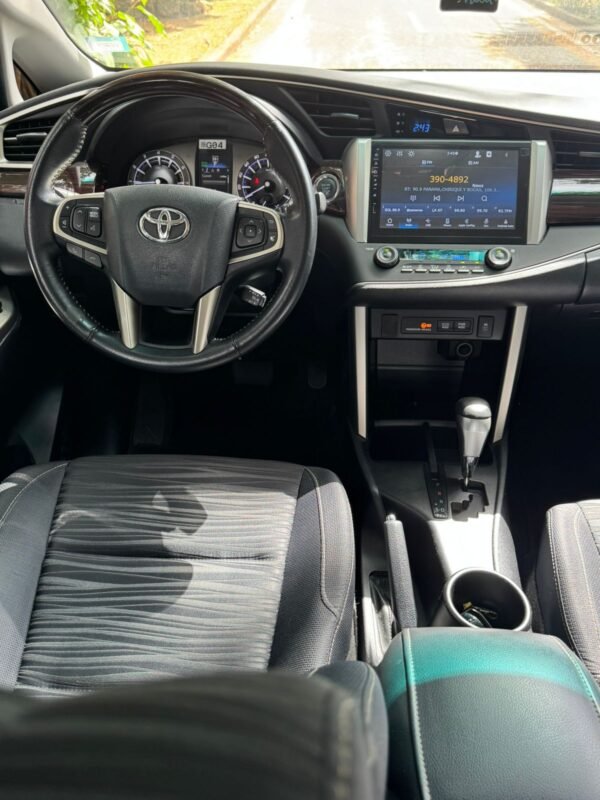 TOYOTA INNOVA 2022 - Imagen 8