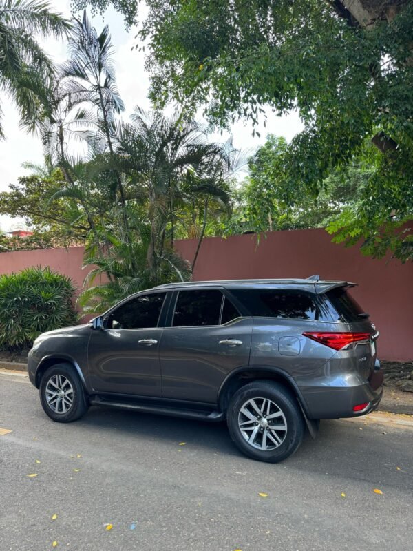 TOYOTA FORTUNER 2020 - Imagen 5