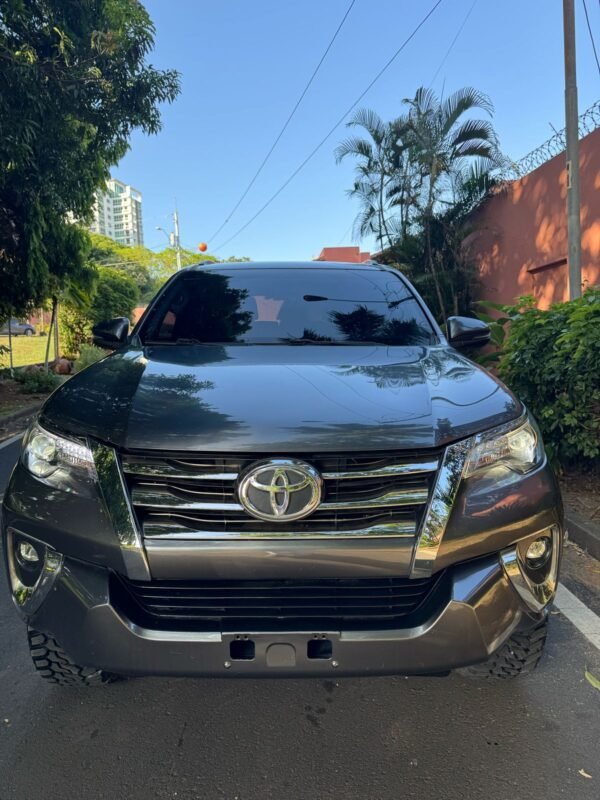 TOYOTA FORTUNER SRV 2018 - Imagen 2